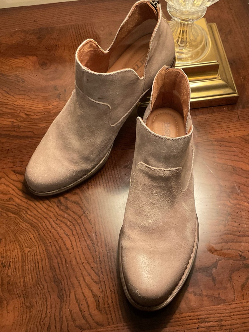 NEW Women’s Born Short Boots 10M